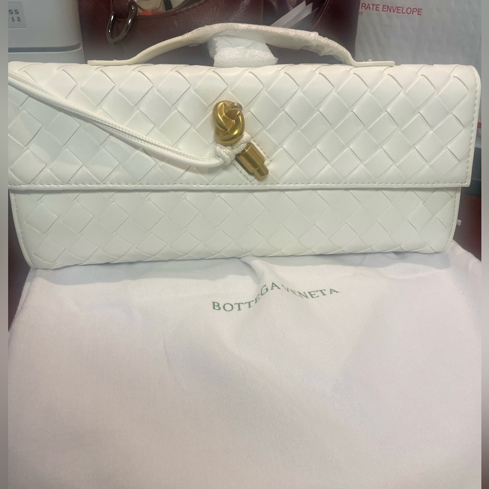 🔥Bottega veneta 😍 andiamo clutch Matcha Vegan leather - Picture 7 of 11